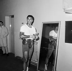 01011 Prints: American boxer Cassius Clay Aka (Muhammad Ali) training for his non title bout against