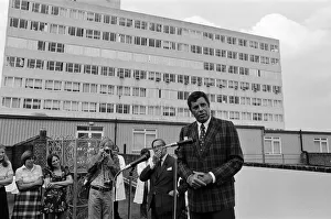 00943 Prints: American comedian Jerry Lewis, in London for cabaret season