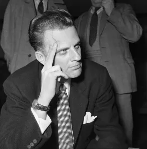 01163 Prints: American evangelist Billy Graham pictured upon arrival at Southampton to begin his three