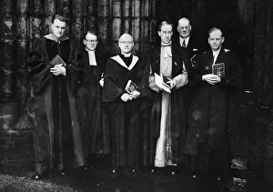 01163 Prints: American evangelist Billy Graham pictured after a service at Glasgow Cathedral during