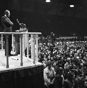 01163 Prints: American evangelist Billy Graham speaks to the crowd at the Harringay Arena in North