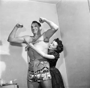 American film actress Brenda Hogan and actor Sonny Tufts pose. May 1952 C2299