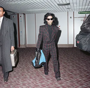 00937 Prints: American pop star Prince arrives at Heathrow Airport in London. 19th January 1989