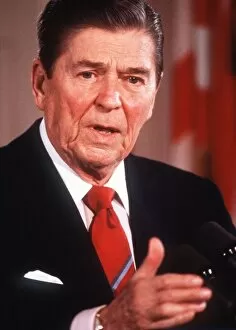 Images Dated 5th January 1994: Former American President Ronald Reagan seen here deliverying a speech in January 1994