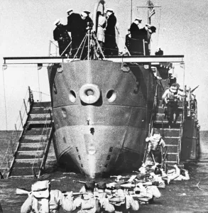 Craft Prints: American shock troops board new invasion craft during training exercises in England