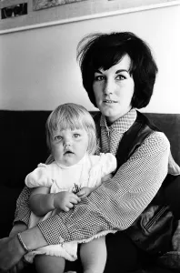 American singer Gene Vincent locked himself in his flat with his 17-month-old daughter