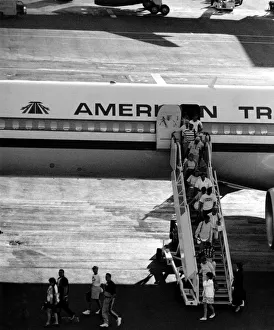 Flying Prints: An American Trans Air Boeing 767 arrives at Newcastle International Airport