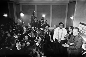 00762 Prints: American world champion heavyweight boxer Muhammad Ali (formerly Cassius Clay