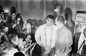 00762 Prints: American world champion heavyweight boxer Muhammad Ali (formerly Cassius Clay
