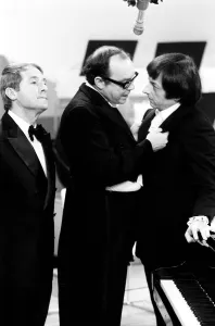 Comedians Prints: Andre Previn with Eric Morecambe Ernie Wise 1971 during recording of Morecambe