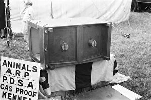 01462 Collection: Animals ARP. A gas proof kennel on displayed by the animal charity P. D. S. A