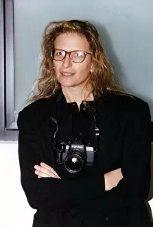 00425 Collection: Annie Leibovitz American portrait photographer at the National Portrait Gallery, London
