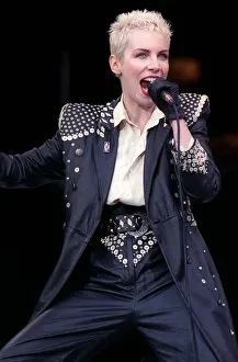 Annie Lennox of Eurythmics at Mandela Concert June 1988 singing at Wembley