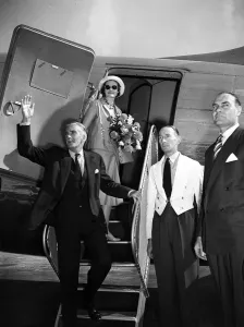 Anthony Eden seen here leaving the country for a holiday in 1957 Sir Anthony Eden
