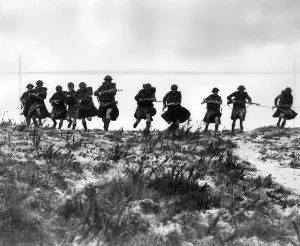 00113 Prints: The Argylle & Southerland Highlanders training in Britain January 1941