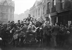 01136 Prints: Armistice Celebrated. Cambridge let itself go