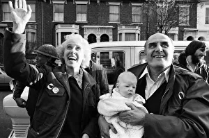 01272 Prints: The arrival of the British hostages from Iran at London Airport following the Iran