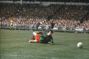 Goal Keeper Prints: Arsenal 2 v Liverpool 1 FA Cup Final at Wembley Stadium