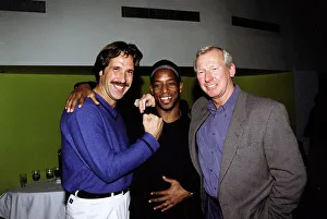 00382 Prints: Arsenal footballer Ian Wright with team mate David Seaman