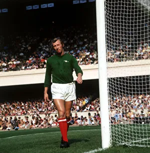00382 Prints: Arsenal goalkeeper Bob Wilson in action during the match against Leicester City