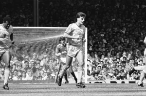 00627 Prints: Arsenal v Liverpool Division One Football 15th August 1987 John Alridge after