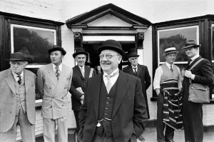 Arthur Lowe (centre) as Captain Mainwaring during the filming of the Dad