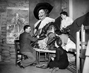 Shelter Prints: An artist painting the famous Laughing Cavalier in an underground shelter in Westminster