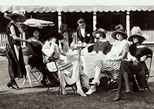 Ascot fashion 1921 Ladies seated drinking tea A&copy;Mirrorpix