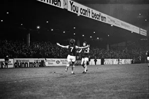00913 Prints: Aston Villa 5 - 1 Liverpool, League Division One match held at Villa Park