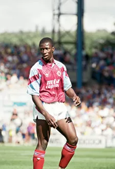00441 Collection: Aston Villa footballer Paul Mortimer in action during the league match against Sheffield