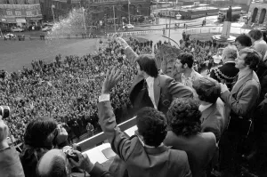 00250 Prints: Aston Villa go back home with Football League Cup after beating Norwich in the final