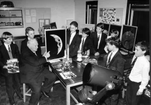 Bygones Prints: Astronomer Patrick Moore at Torquay Boys Grammar School. 18th November 1993