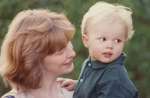 Mother Prints: Athlete Jonathan Edwards Alison Edwards and son Sam celebrate dad
