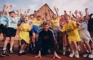 00399 Prints: Athlete Steve Cram Steve Cram launches the 15th Children