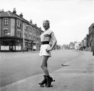 00009 Prints: Attractive blonde 20 year old girl from Brixton signed up with the 40 America