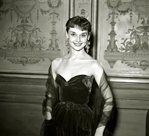 Audrey Hepburn arrives for the first night of The Gay Invalid