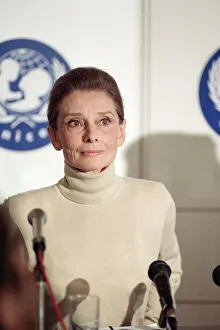 01470 Prints: Audrey Hepburn speaking at UNICEF after returning from a trip to Somalia