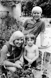 00197 Prints: Author Fay Weldon at her Hampstead home July 1967 with her un-named kids in