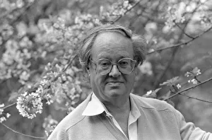 00085 Prints: Author, playwright and creator of Rumpole of the Bailey John Mortimer, seen here at home
