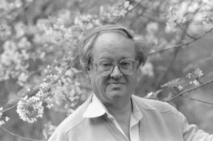 Queens Counsel Prints: Author, playwright and creator of Rumpole of the Bailey John Mortimer, seen here at home