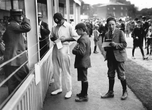 1919 Prints: Autograph hunters at Sir Jack Hobbs benefit match at the oval DM 1222d Box 3