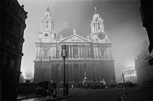 Fire Engines Prints: Auxiliary fire engines and pumps outside St Pauls Cathedral, Ludgate Hill, London