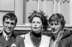 Directors Prints: Ava Gardner August 1969 With Ian McShane and Director Roddy McDowall A©Daily