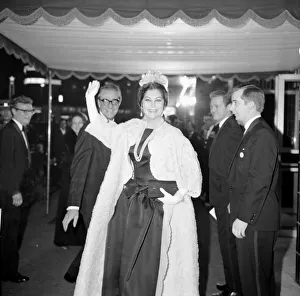 Necklace Prints: Ava Gardner at the Premiere of The Prime of Miss Jean Brodie Waving towards