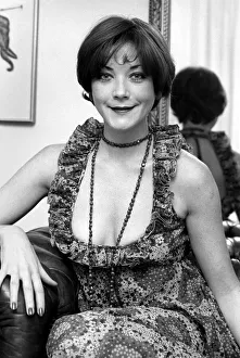 Avenger Girl: Pictures of ex-Avenger girl Linda Thorson taken at her Regents Park flat