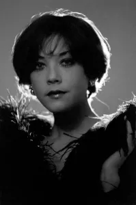 Avenger Girl: Pictures of ex-Avenger girl Linda Thorson taken at her Regents Park flat