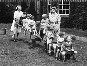 01443 Prints: Babies and toddlers saved from The Blitz. *** note to editors - caption
