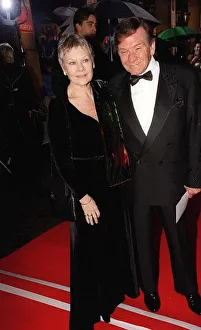 00157 Prints: BAFTA Awards April 1998 - arriving at awards are Dame Judi Dench actress