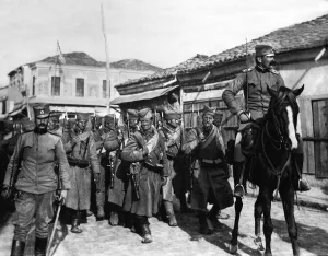 00174 Prints: Balkans War November 1912 Serbian troops walking through Uskub