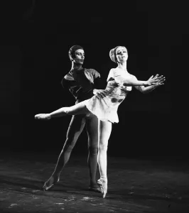 00266 Prints: Ballet dancers Antoinette Sibley and Donlad Macleary rehearsing on stage at the Royal